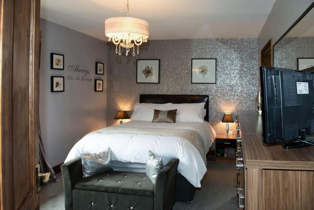 4 Bed Luxury Family In The Heart Of Holiday home Narberth